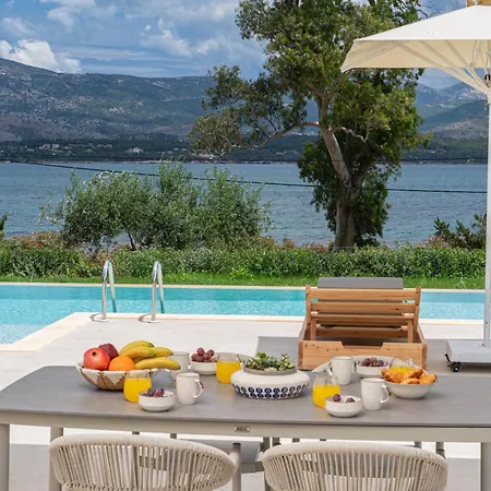 Villa Antinoi Lixouri
